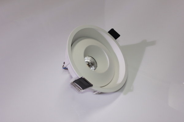 Накладное декоративное кольцо (белое/белое) в светильник серии ROUND-OUT-02/03 and ROUND-IN-03/04 фото 7