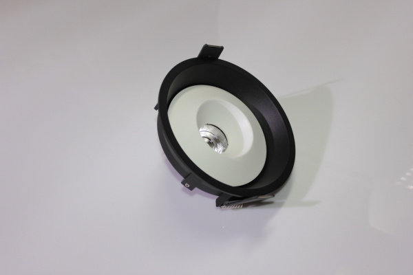 Накладное декоративное кольцо (белое/белое) в светильник серии ROUND-OUT-02/03 and ROUND-IN-03/04 фото 6