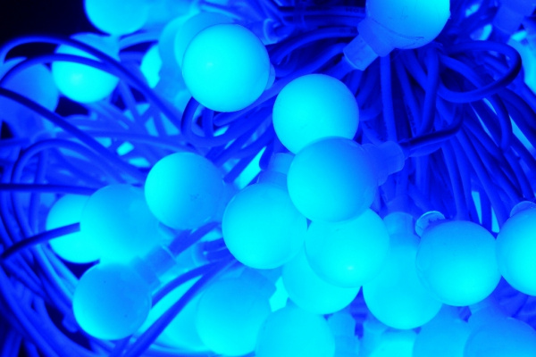 LED-PLR-100-15M-240V-B/WH  100 LED цвет синий, белые матовые шарики D2,5см, 15m, белый кауч.провод, фото 3