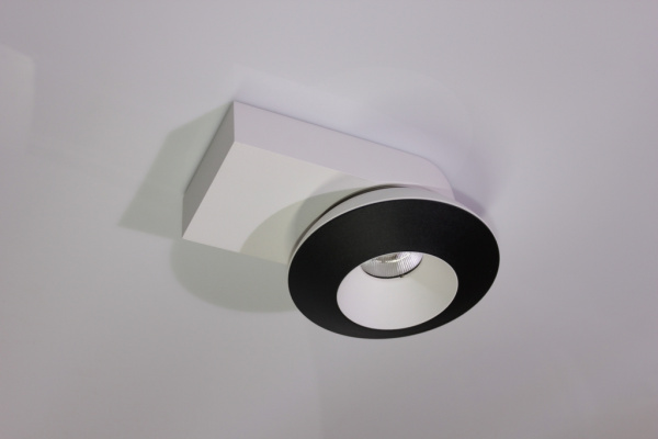 Накладное декоративное кольцо (черное/белое) в светильник серии ROUND-OUT-02/03 and ROUND-IN-03/04 фото 4