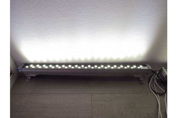 G-XQ8181B-W белый LED фасад прожектор, 220V, 72W длина 100см фото 1
