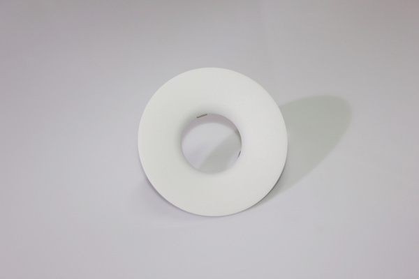 Накладное декоративное кольцо (белое) в светильник серии ROUND-OUT-02/03 and ROUND-IN-03/04 фото 1